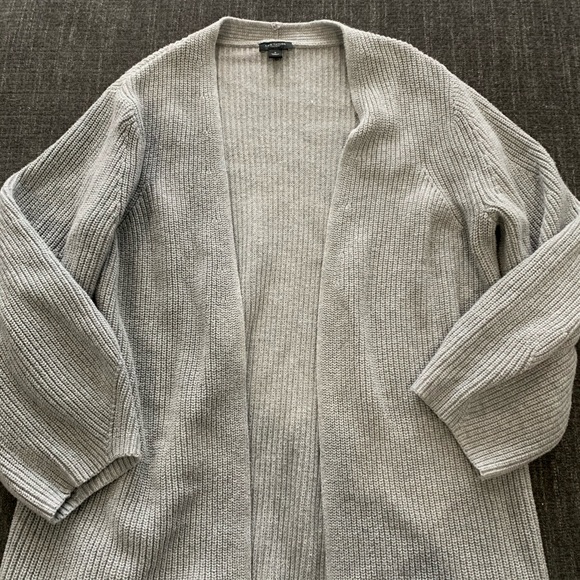 SOLD Ann Taylor Cardigan - Picture 2 of 4
